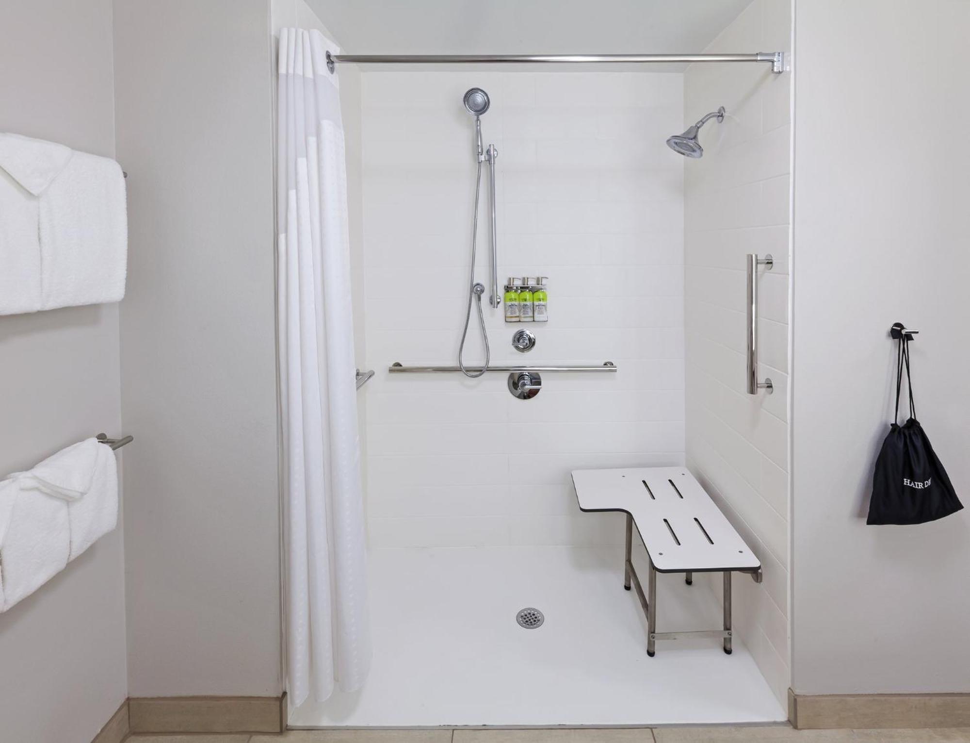 Holiday Inn Express & Suites Tulsa South - Woodland Hills By Ihg Buitenkant foto