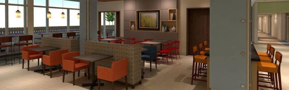Holiday Inn Express & Suites Tulsa South - Woodland Hills By Ihg Buitenkant foto
