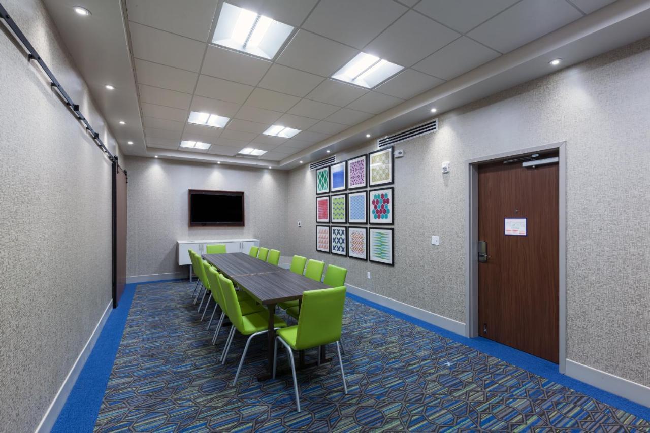 Holiday Inn Express & Suites Tulsa South - Woodland Hills By Ihg Buitenkant foto