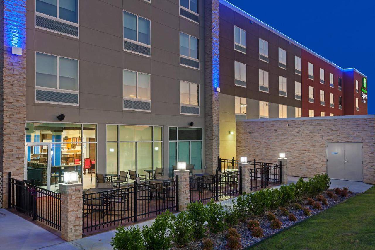 Holiday Inn Express & Suites Tulsa South - Woodland Hills By Ihg Buitenkant foto