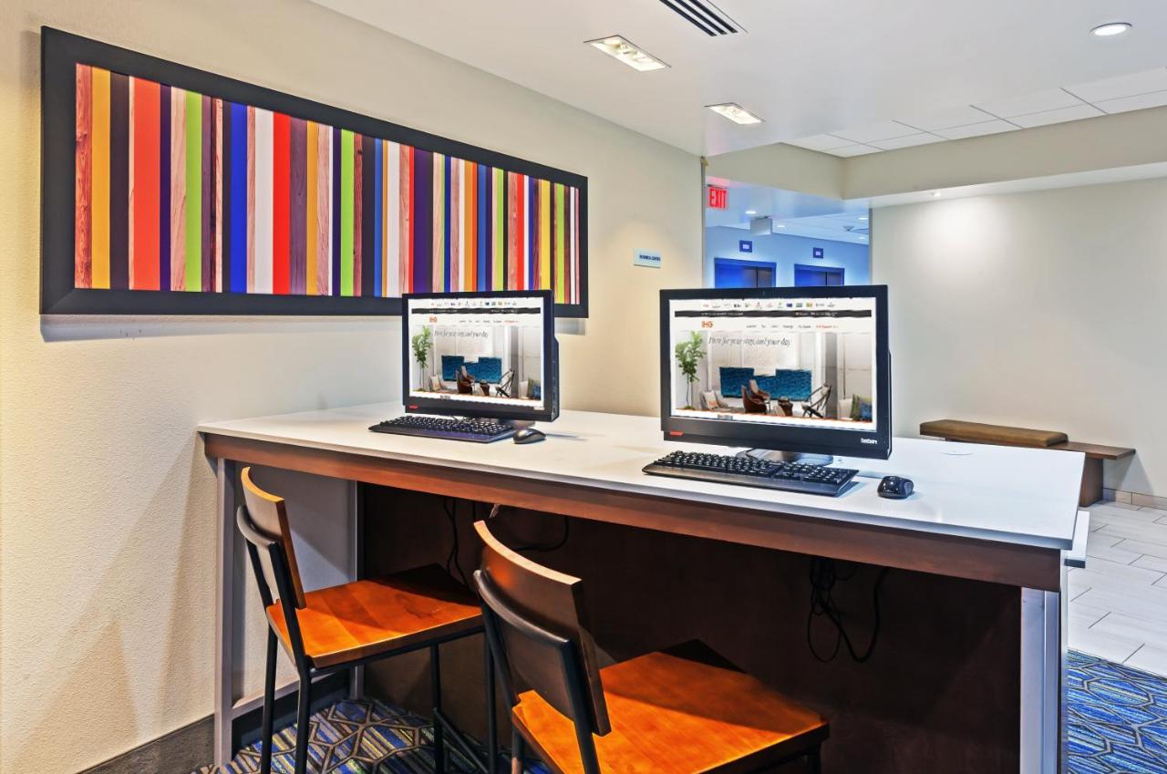 Holiday Inn Express & Suites Tulsa South - Woodland Hills By Ihg Buitenkant foto