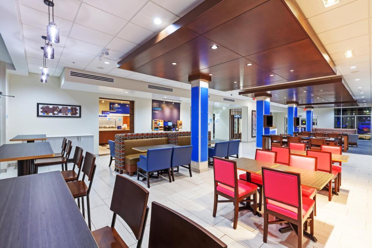 Holiday Inn Express & Suites Tulsa South - Woodland Hills By Ihg Buitenkant foto