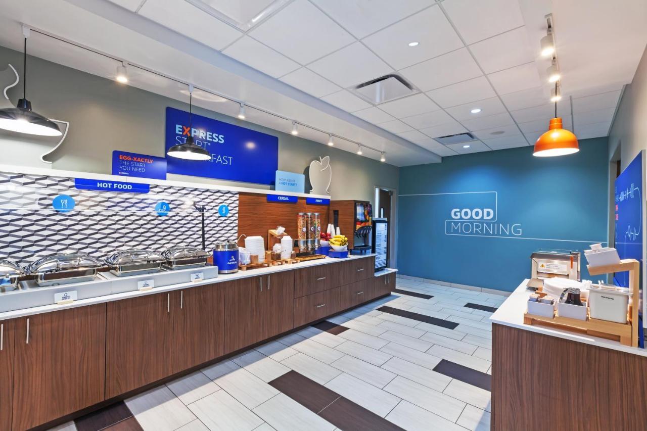 Holiday Inn Express & Suites Tulsa South - Woodland Hills By Ihg Buitenkant foto