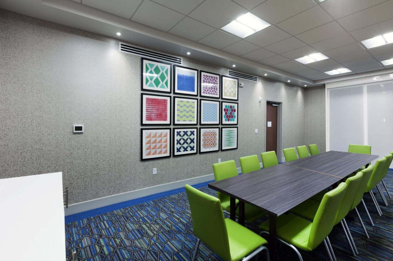 Holiday Inn Express & Suites Tulsa South - Woodland Hills By Ihg Buitenkant foto