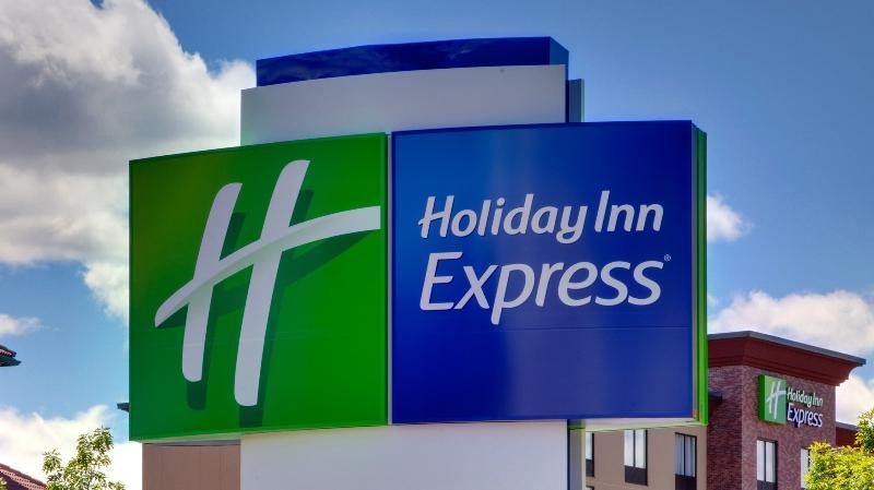 Holiday Inn Express & Suites Tulsa South - Woodland Hills By Ihg Buitenkant foto